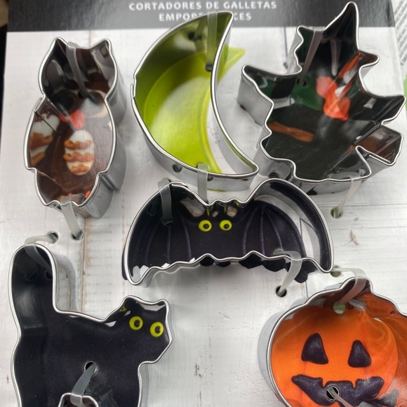 R&M Mini Halloween Cookie Or Pie Cutters Set 6 - Picture 2 of 2
